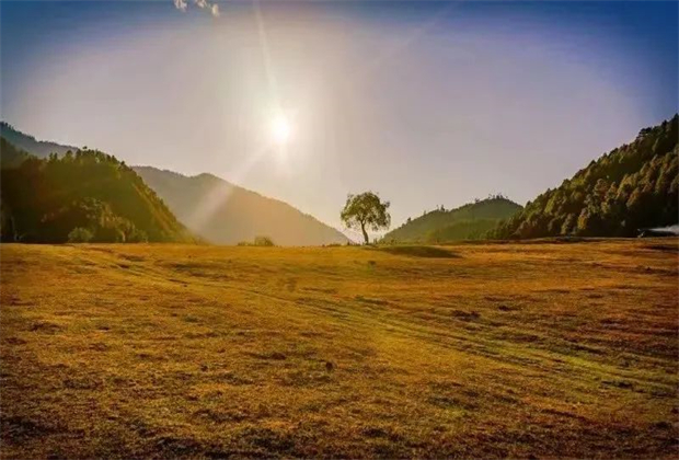 怒江會(huì)議旅游：初冬時(shí)分，沉醉于怒江的山光水色