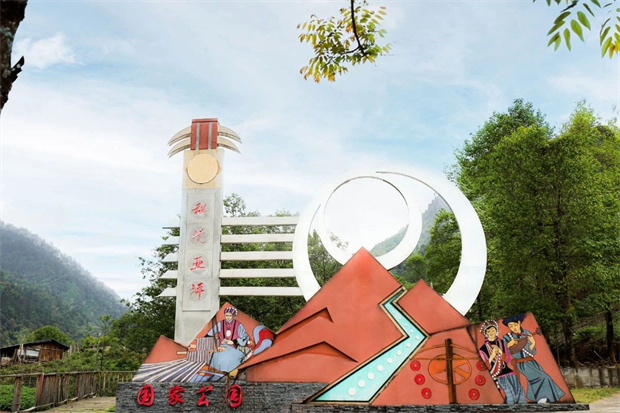 云南旅游,云南旅行社,云南團(tuán)建公司,云南策劃公司,云南會(huì)議會(huì)展,怒江旅游,怒江旅行社,怒江團(tuán)建公司,怒江策劃公司,怒江會(huì)議會(huì)展：在圖中赴一場亞坪夢幻隱匿之境